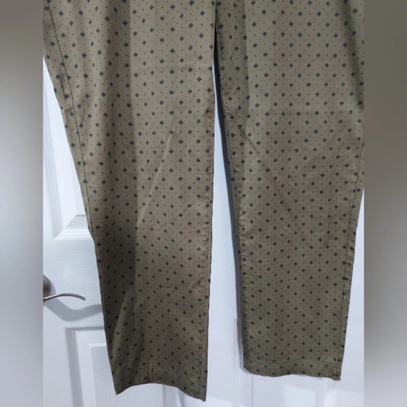 Orvis Olive Green w/ Black Printed Pants in Size 16 - Picture 4 of 11